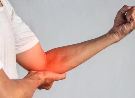 野球肘（内側上顆炎）の痛みでお悩みの人の写真
